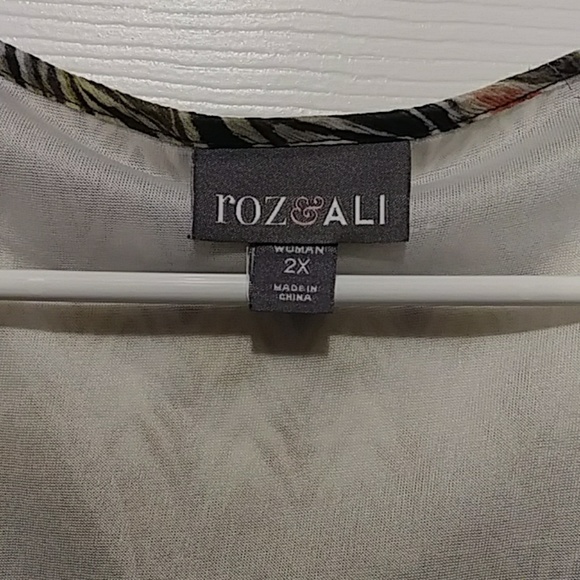 Roz & Ali Sleeveless blouse w/embellished neckline - Picture 5 of 5